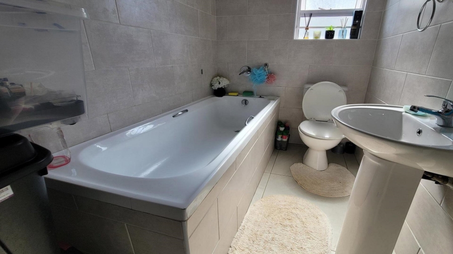 2 Bedroom Property for Sale in Gonubie Eastern Cape